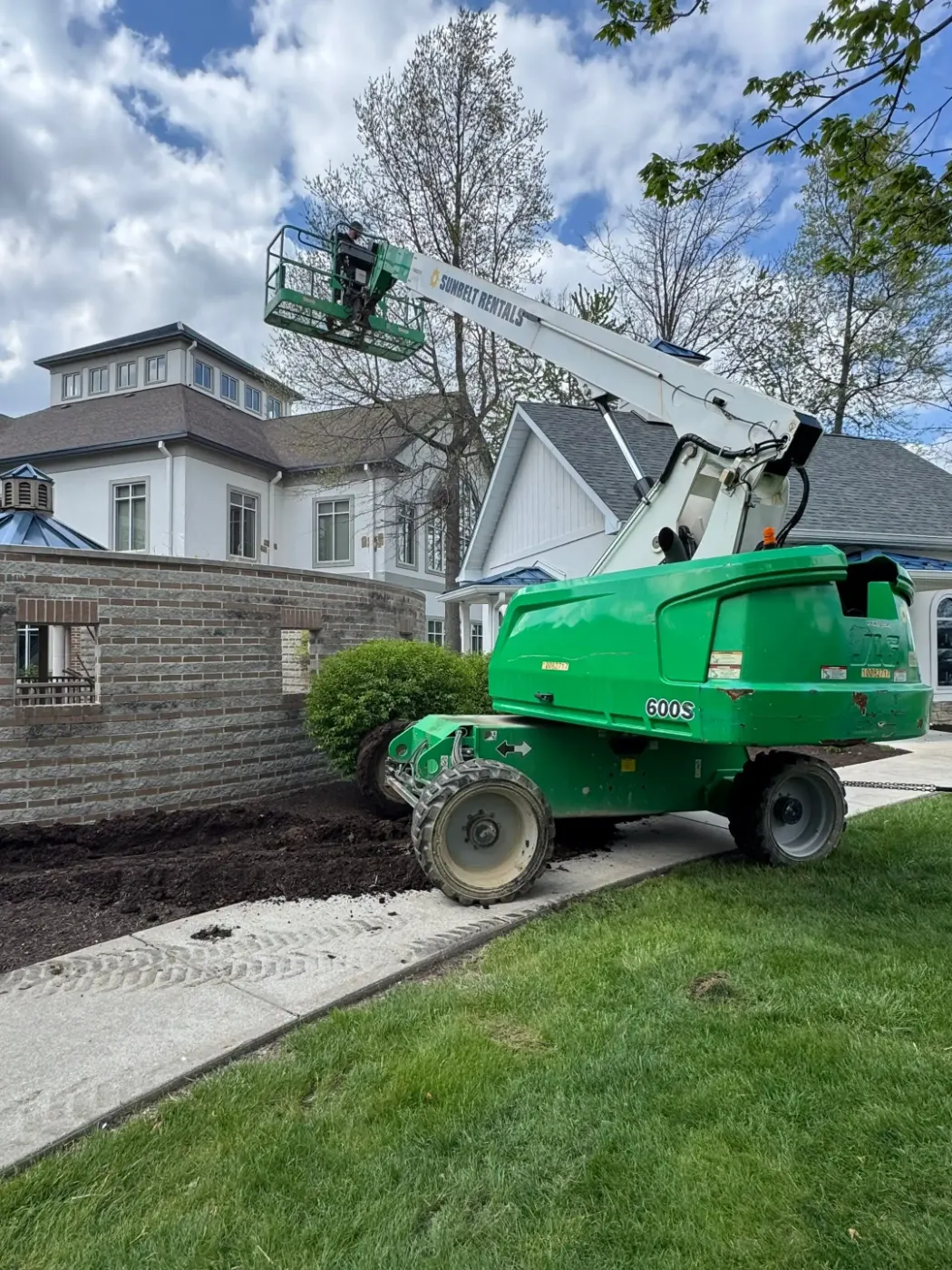 Manufacturer-certified roof installation in Geist